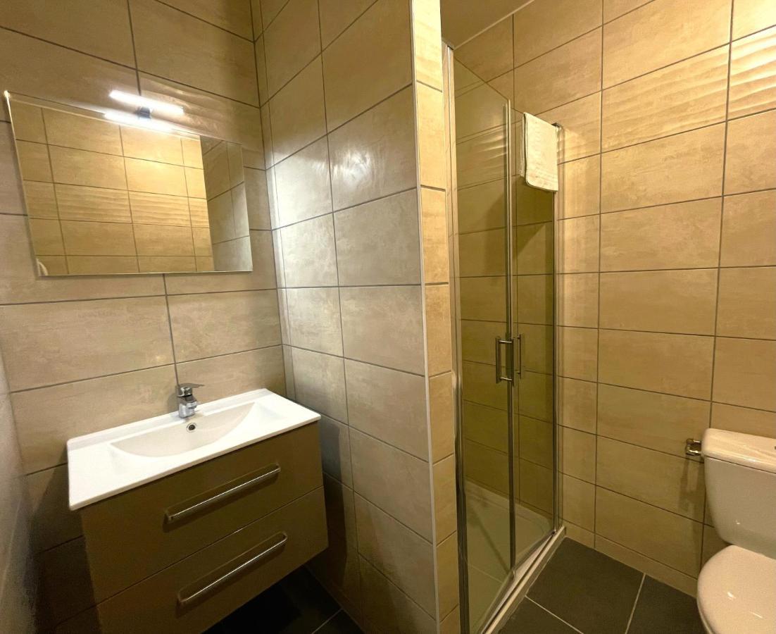 Pavillon De L'Etang Apartment Chateauneuf-du-Rhone Ngoại thất bức ảnh