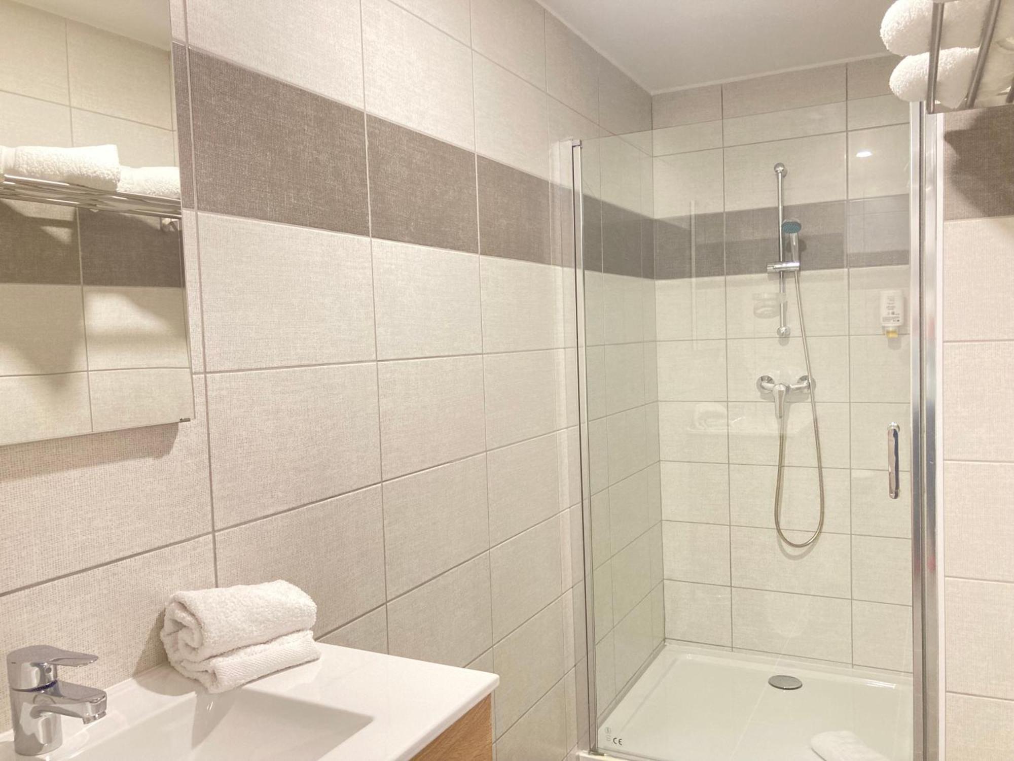 Pavillon De L'Etang Apartment Chateauneuf-du-Rhone Ngoại thất bức ảnh