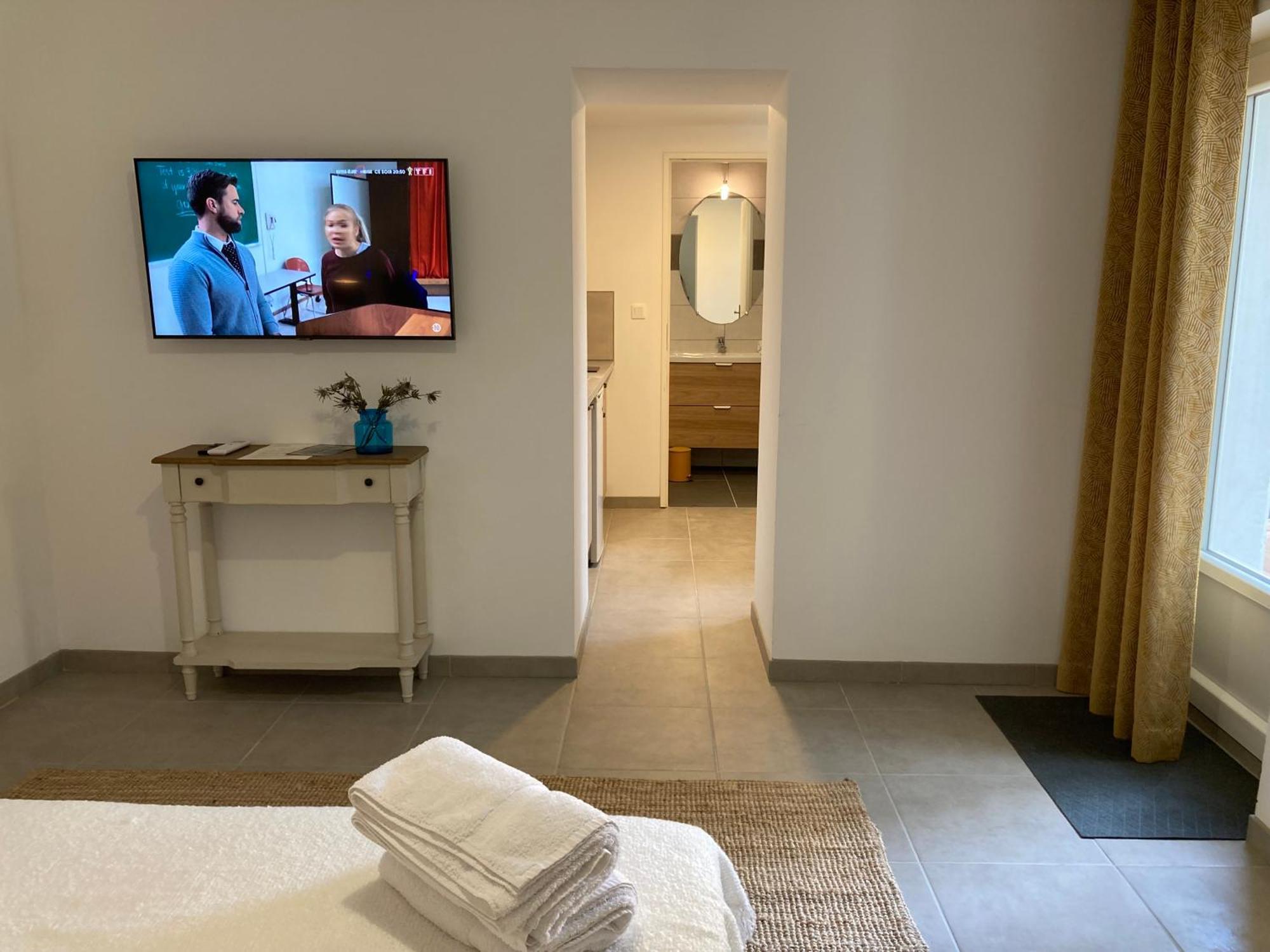 Pavillon De L'Etang Apartment Chateauneuf-du-Rhone Ngoại thất bức ảnh